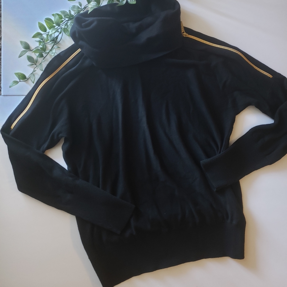 NWT❤ MK TURTLENECK